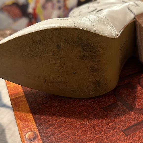 Dingo White Leather and Fringe Cowboy Boots - Picture 6 of 9